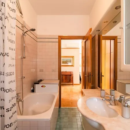 Da Gilda Free Parking & Wi-fi Apartment
